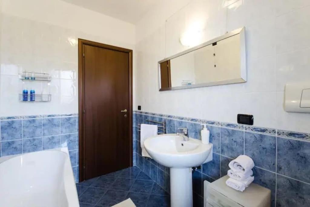 Casa Alpi 44 - Two Bedroom Flat With Huge Balcony เปสการา ภายนอก รูปภาพ